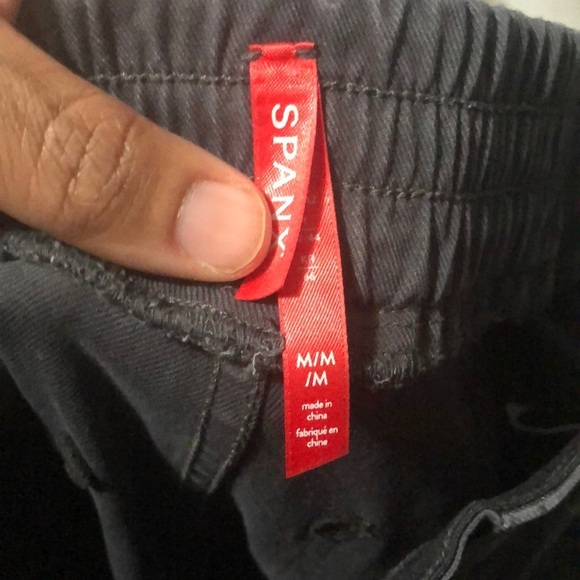 Spanx Joggers Women's Medium Stretch Twill Cargo in Parchment Pull On Active - Picture 2 of 8